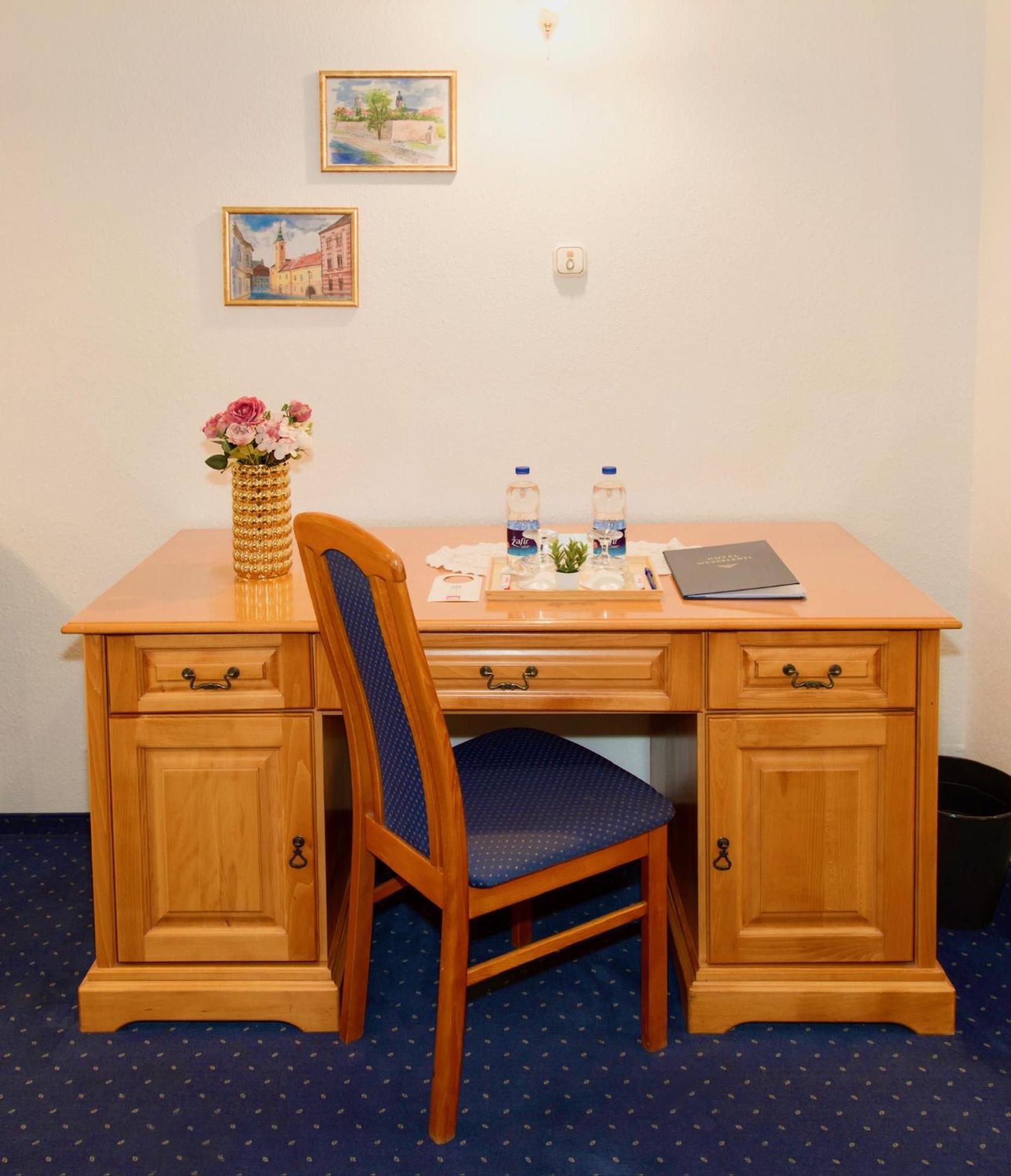 Hotel Wesselényi Győr Buitenkant foto
