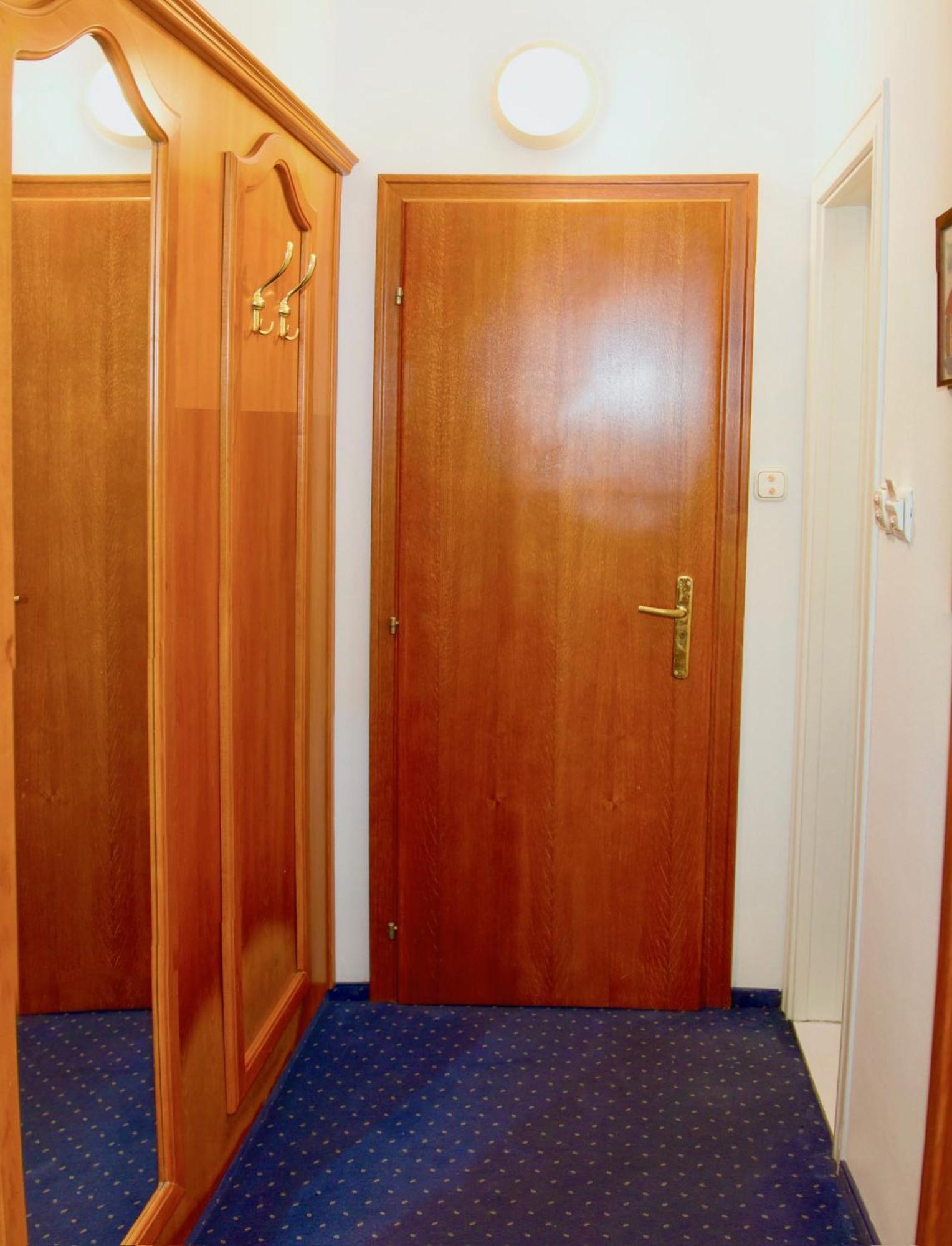 Hotel Wesselényi Győr Buitenkant foto