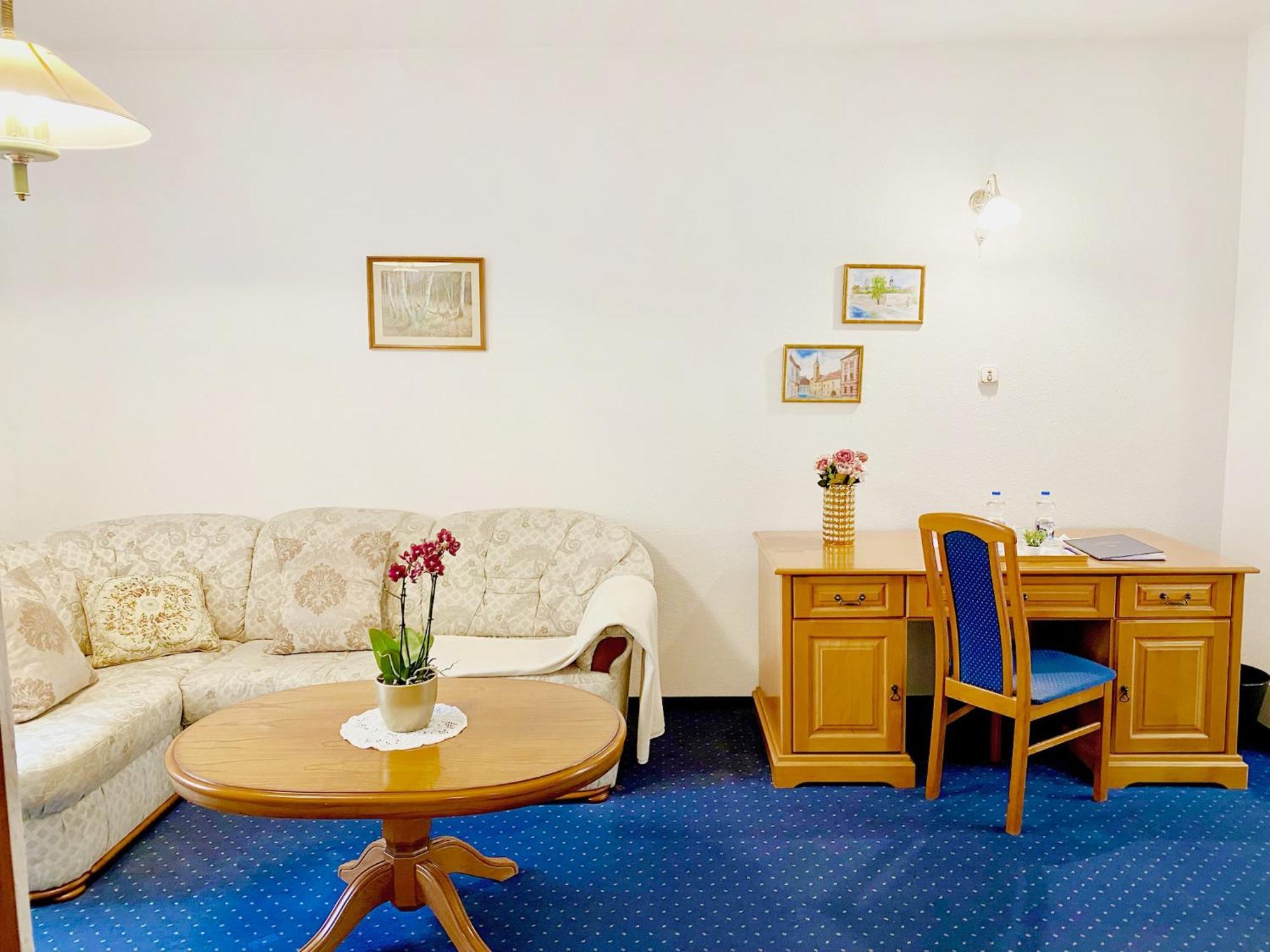 Hotel Wesselényi Győr Buitenkant foto