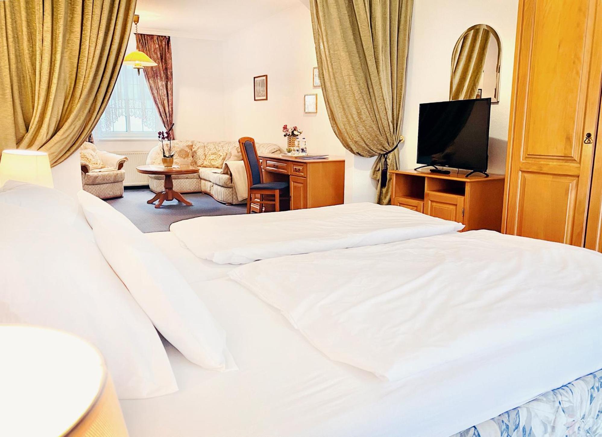 Hotel Wesselényi Győr Buitenkant foto