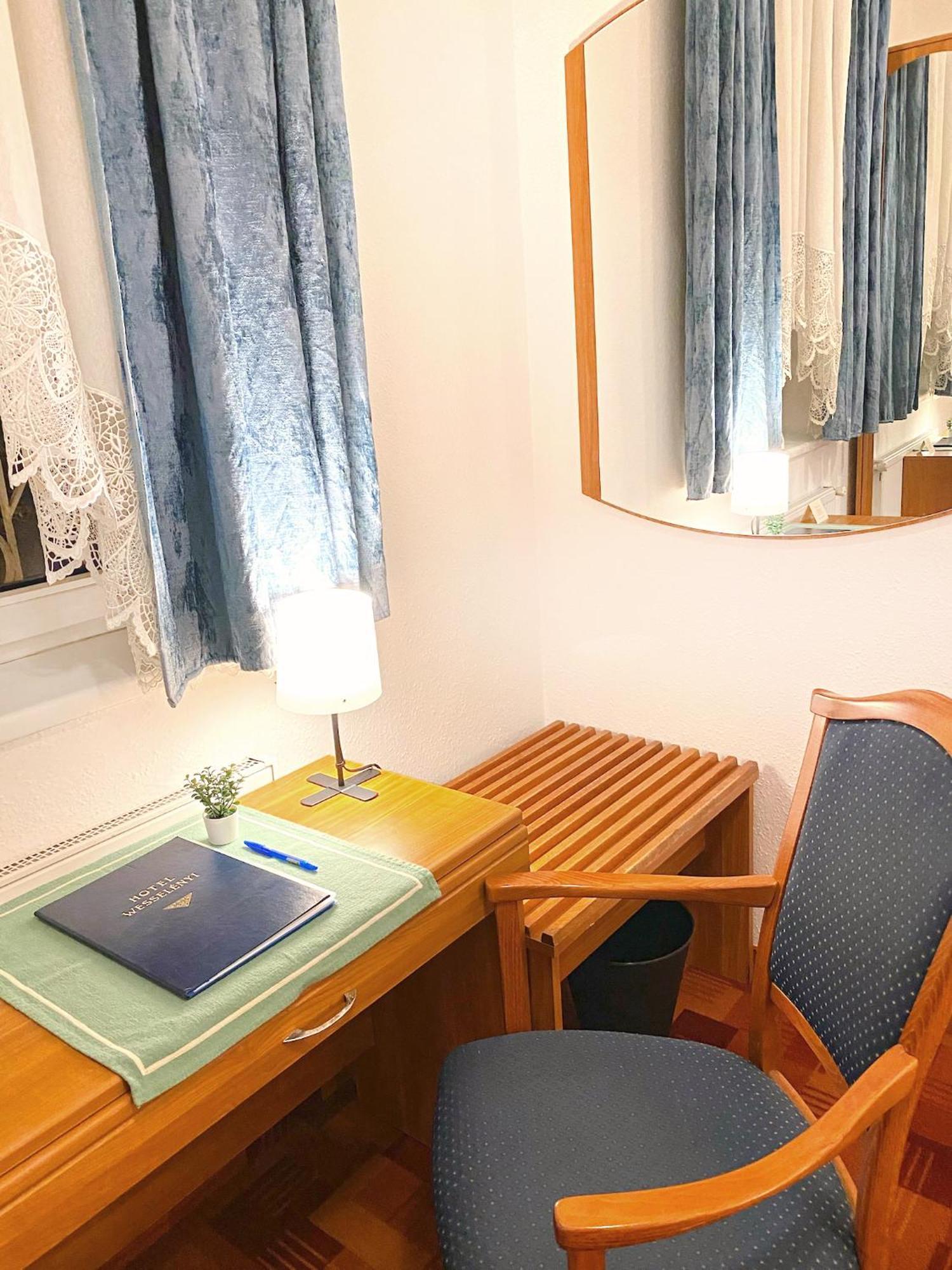 Hotel Wesselényi Győr Buitenkant foto