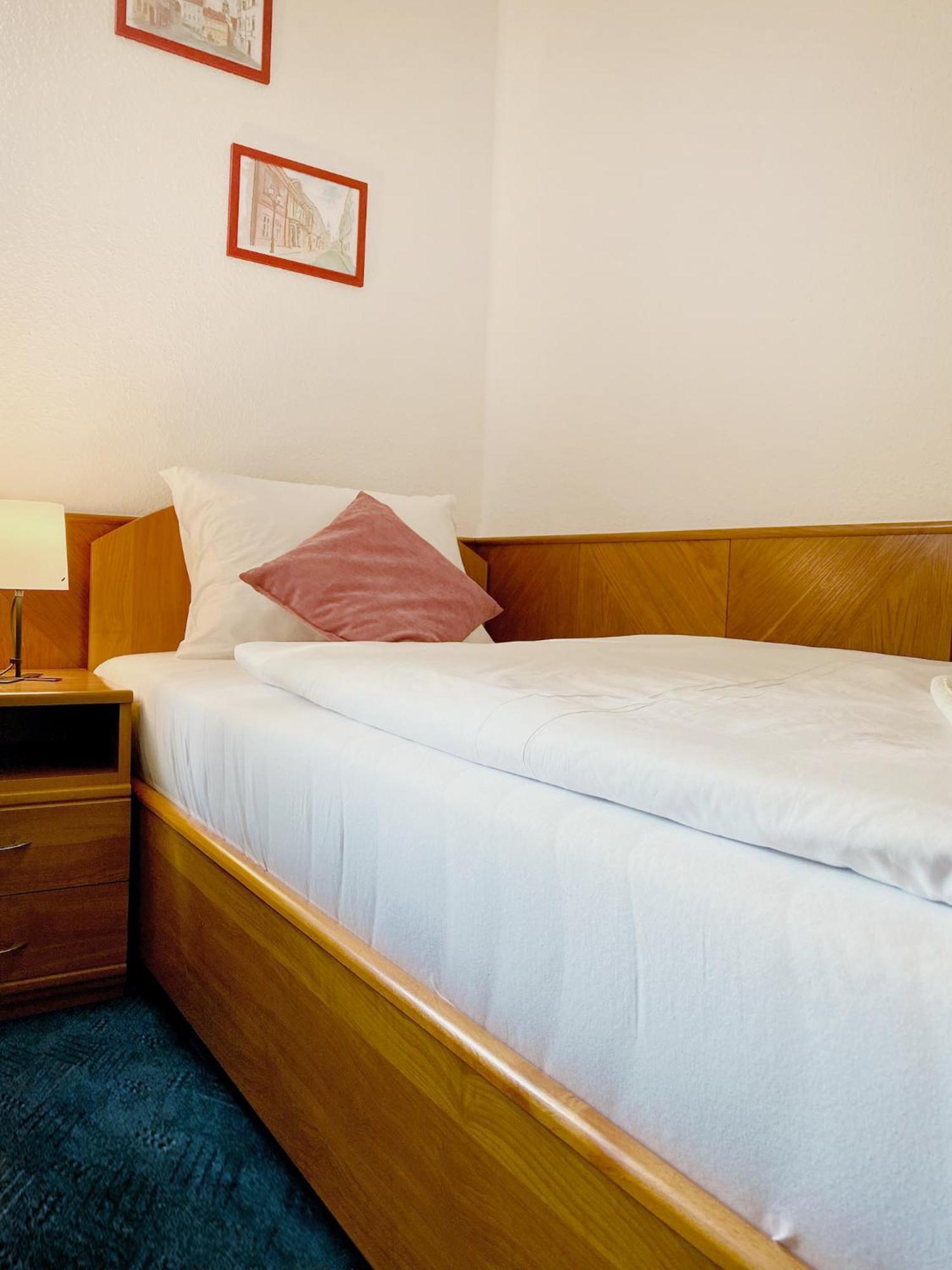 Hotel Wesselényi Győr Buitenkant foto